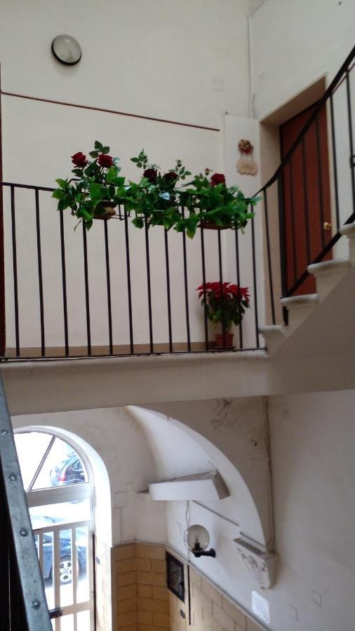 Отель La Rosa Rossa Бари Экстерьер фото