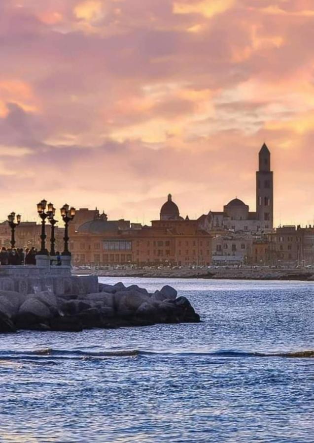 Отель La Rosa Rossa Бари Экстерьер фото